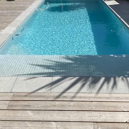 Maison Contemporaine, Piscine Chauffee Villa Larressore